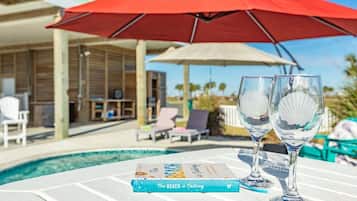 House, Multiple Beds, Pool Access, Pool View | Outdoor dining