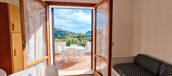 Apartamento 'Bilo Nr 10' con vistas a la montaña y jardín compartido