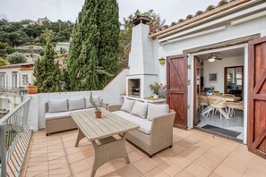 Outdoor dining - Holiday Home 'Mathilda' with Sea View, Wi-Fi and Air Conditioning (Calonge)