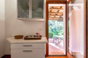 Interior - Holiday Home 'Villa Rosa with Private Pool', Wi-Fi and Air Conditioning (Stintino)