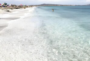 Beach nearby - Holiday Home 'Villa Rosa with Private Pool', Wi-Fi and Air Conditioning (Stintino)