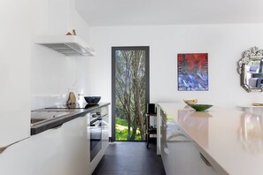 Refrigerador, horno, lavavajillas y tostadora 