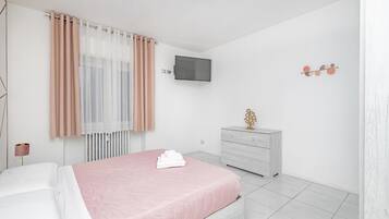 2 bedrooms, free WiFi, bed sheets