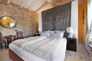 3 chambres, fer et planche à repasser, Wi-Fi gratuit, draps fournis