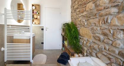 Holiday Home 'Haus Siloah Grole Di Desenzano' with Private Garden and Wi-Fi