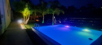 Atelier Rural Quinta do Forno. Living in the countryside with your feet on the beach. Try it out