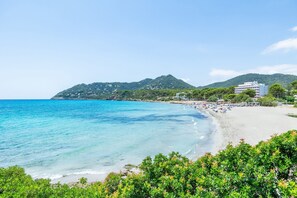 On the beach - Hostal Boutique Canyamel 110 Single Room with Partial Sea View, Terrace, Wi-Fi and A/C (Canyamel)