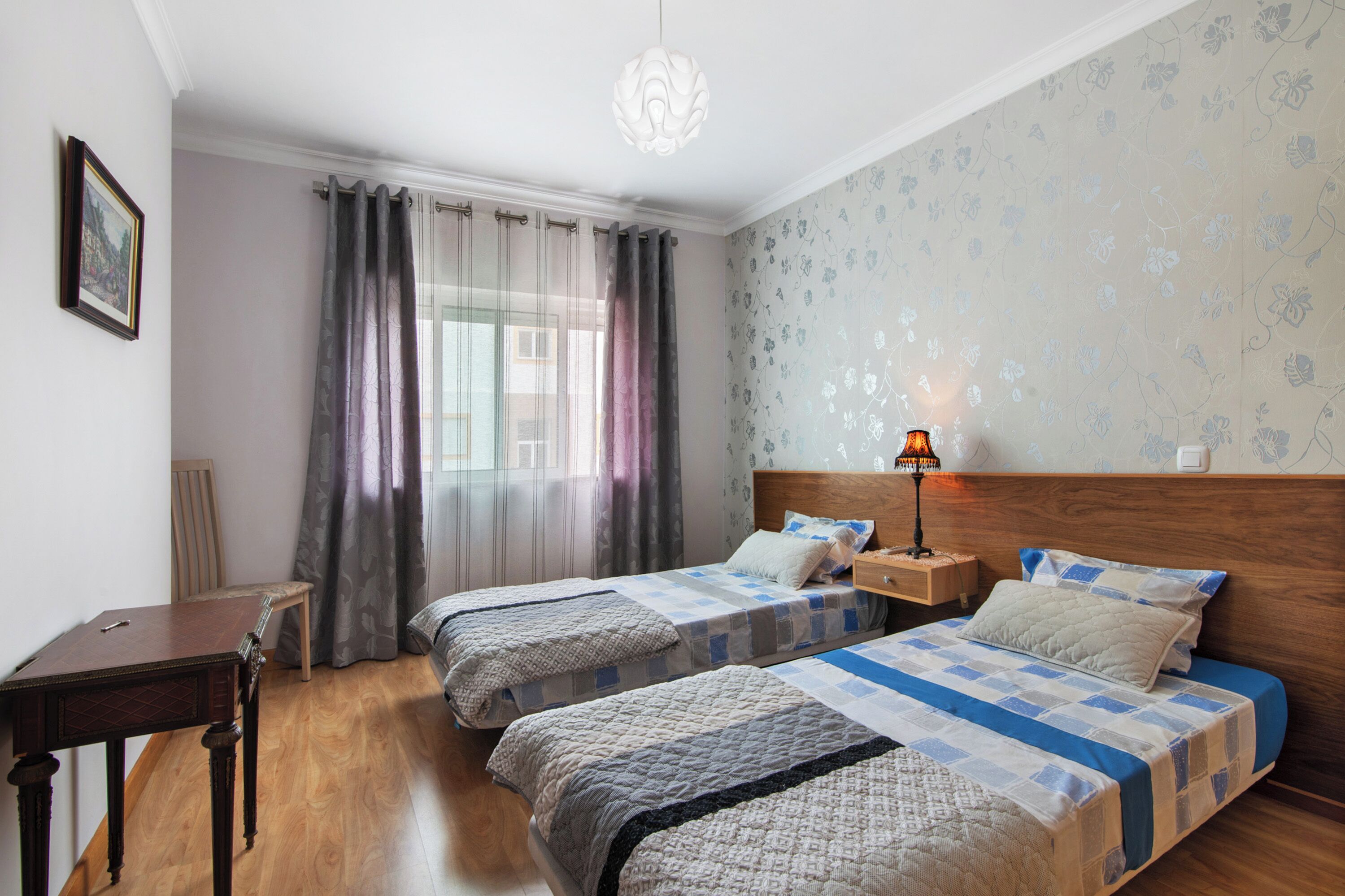 3 makuuhuonetta, silitysrauta/-lauta, ilmainen Wi-Fi, vuodevaatteet