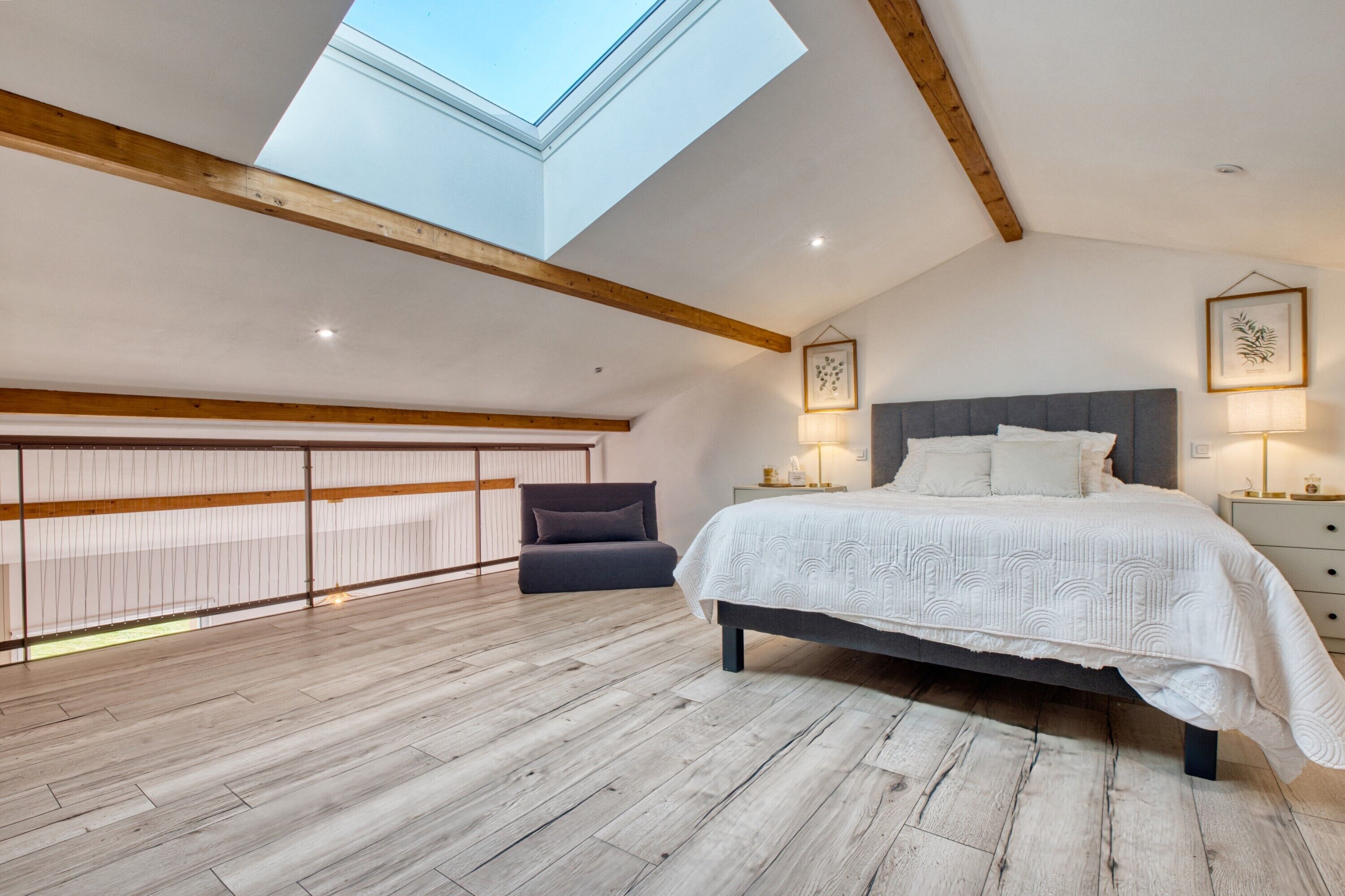 1 slaapkamer, een strijkplank/strijkijzer, gratis wifi, beddengoed