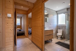 Douche, serviettes fournies