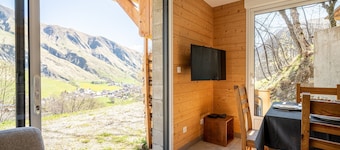 Apartment 'Le Nid D'Aigle' with Mountain View