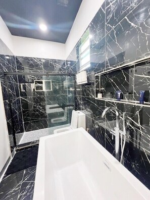 Hair dryer, towels, soap, toilet paper - Charming 1-bedroom house in pleasant Miami with AC, WiFi (Miami)