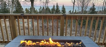 Sweeping lake views-5 min drive to Gooseberry-10 min to Two Harbors-3 bedrooms