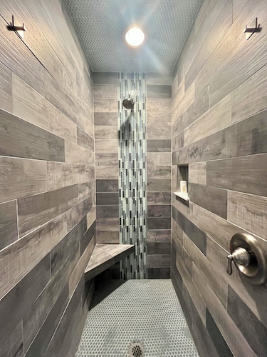 Hampstead 3 bedroom house close to Wilmington: 2 living rooms and Fenced in Yard