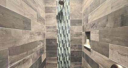 Hampstead 3 bedroom house close to Wilmington: 2 living rooms and Fenced in Yard