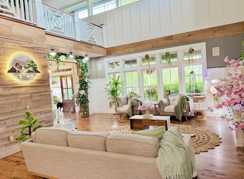 Cozy and Dainty  3-Bedroom Farmhouse on 5 Acres of Serene Nature