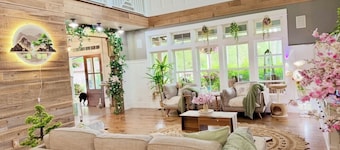 Cozy and Dainty 3-Bedroom Farmhouse on 5 Acres of Serene Nature