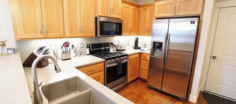 Charming 3-bedroom house in Medford with AC, WiFi. Start your vacation now