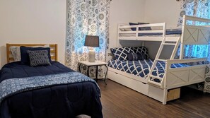 3 chambres, fer et planche à repasser, Wi-Fi gratuit, draps fournis