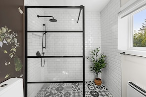 Shower, hair dryer, towels, soap - Escape to Rivière-à-Pierre (Rivière-à-Pierre)