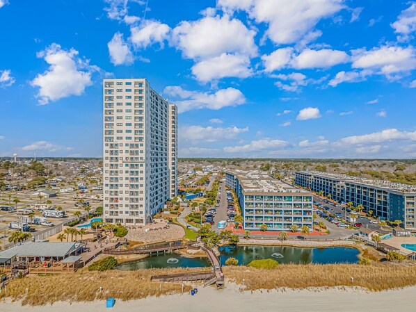 Exterior - 4 Bedrooms for 13! 2 Renovated Condos at Myrtle Beach Resort! (Myrtle Beach)