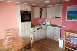 Kühlschrank, Ofen, Herdplatte, Geschirrspüler