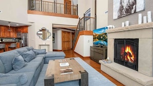 Unclassified image, 3 of 30, button - Spectacular 4 Bedroom Ritz-carlton Penthouse Residence in Vail, Colorado (Vail)