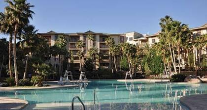 Tropical resort near the Las Vegas Strip!