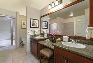 Hair dryer, towels, soap, toilet paper - Tropical resort near the Las Vegas Strip! (Las Vegas)