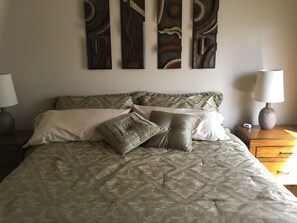 2 habitaciones, tabla de planchar con plancha, wifi y ropa de cama