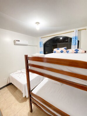 2 dormitorios, tabla de planchar con plancha, wifi gratis y ropa de cama