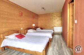 3 dormitoris, un bressol de viatge i wifi gratuïta 