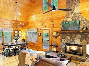 Smart TV, fireplace