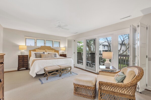 3 chambres, fer et planche à repasser, accès au Wi-Fi (inclus)