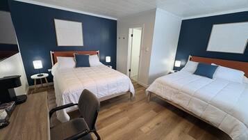 Double Room | Laptop workspace, free WiFi