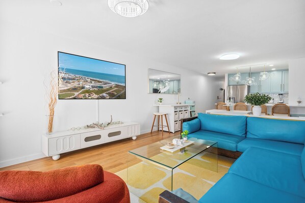 Télévision, baby-foot, table de tennis de table, livres