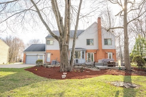 Exterior - Luxurious Dream Home For 10! (Loveland)