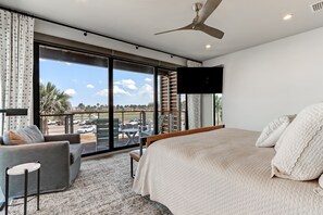 5 bedrooms, desk, iron/ironing board, free WiFi