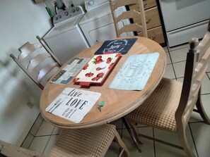 Dining - Cozy Guest House by the park in charming Tucson (Tucson)