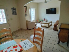 Interior - Cozy Guest House by the park in charming Tucson (Tucson)