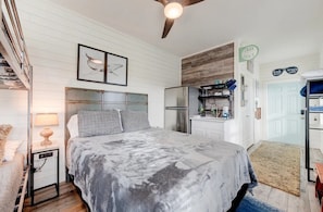 3 bedrooms, free WiFi, bed sheets