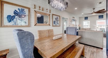 Shared Heated Pool, Hot Tub, Pet Friendly, Boardwalk to the Beach