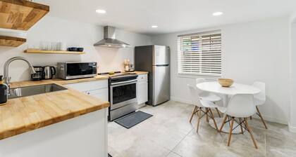 Stumptown Station / King Bed