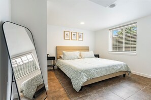 2 chambres, fer et planche à repasser, Wi-Fi, draps fournis