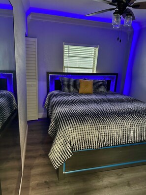 5 bedrooms, iron/ironing board, WiFi, bed sheets - Spacious 5-bedroom house with WiFi, AC 7 mins from hard rock stadium (Opa-locka)