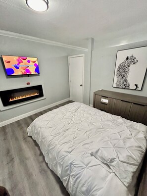 5 bedrooms, iron/ironing board, WiFi, bed sheets - Spacious 5-bedroom house with WiFi, AC 7 mins from hard rock stadium (Opa-locka)