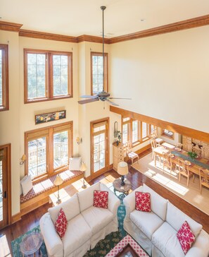 Télévision, cheminée