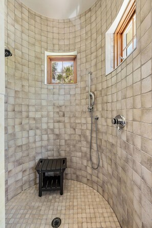 Shower, hair dryer, towels - Private Pool +Lagoon Views and Secluded Setting (Kiawah Island)