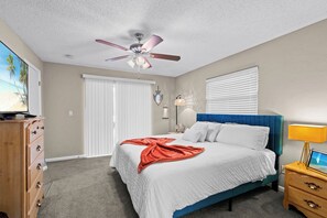 3 slaapkamers, een kluis op de kamer, een strijkplank/strijkijzer, wifi