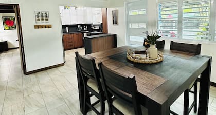 Yunque Valley! 3-bedroom chalet in La Capital del sol, Luquillo! with AC, WiFi!